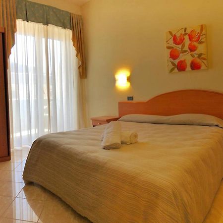 Hotel Mille Pini Marina di Ginosa エクステリア 写真