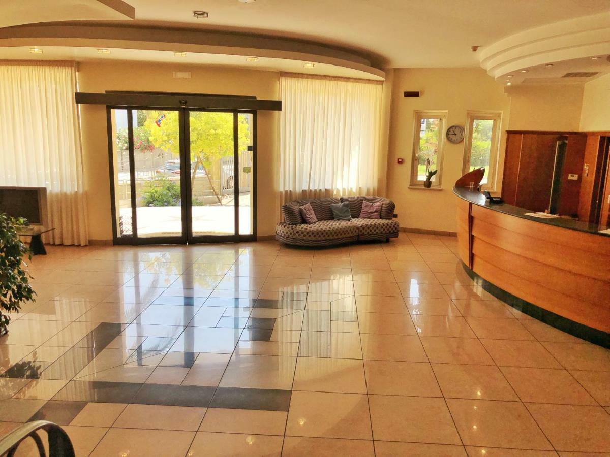 Hotel Mille Pini Marina di Ginosa エクステリア 写真