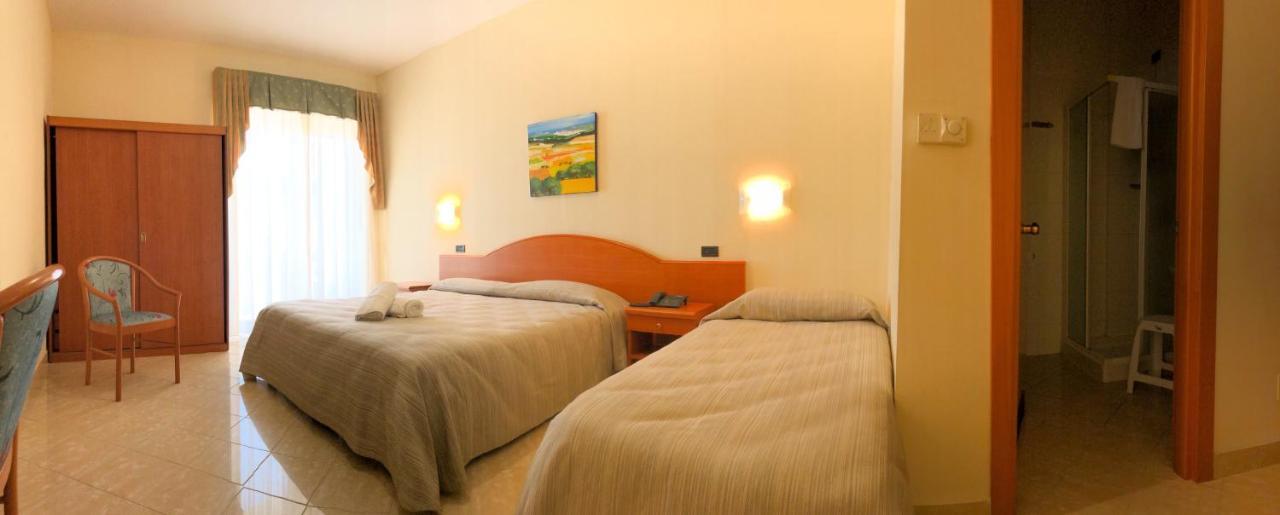 Hotel Mille Pini Marina di Ginosa エクステリア 写真